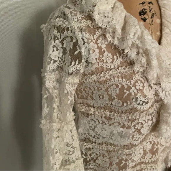 Authentic GUCCI Ruffle Neck Floral Lace Blouse - Picture 2 of 10